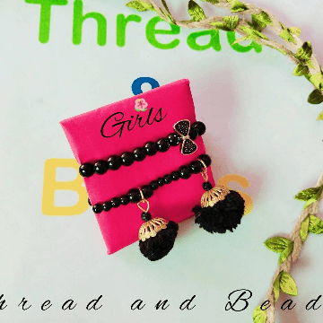 Black Hanging Bracelate
