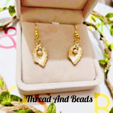 Gold pearl Earing